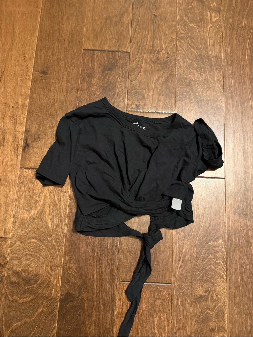 aerie Black Tie-Front Crop Tee
